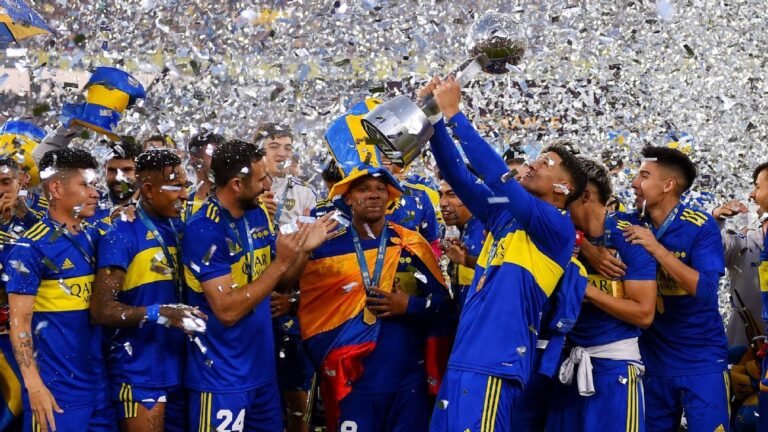 boca juniors celebrando una victoria historica