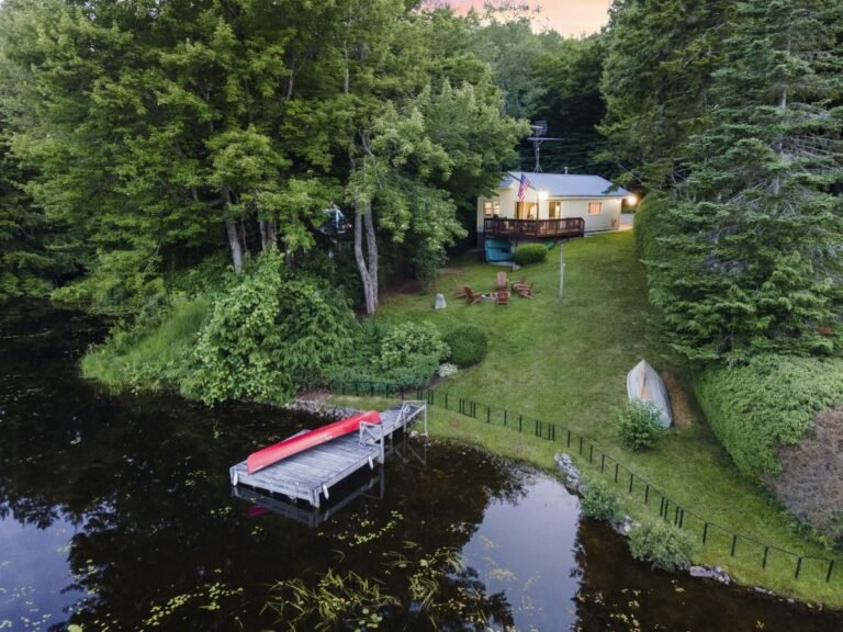 Dónde encontrar las mejores cabañas sobre el lago en Villa La Angostura 22 cabanas acogedoras junto al lago cristalino