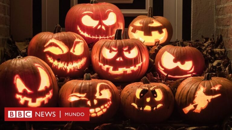 calabazas talladas en la noche de halloween
