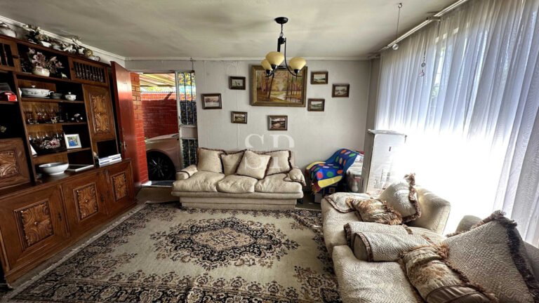 casa acogedora en barrio residencial