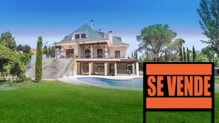 casa con letrero de en venta y alquilar