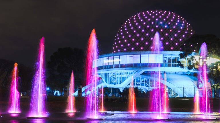 casino iluminado de noche en palermo