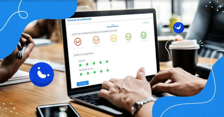 clientes satisfechos usando servicios tecnologicos