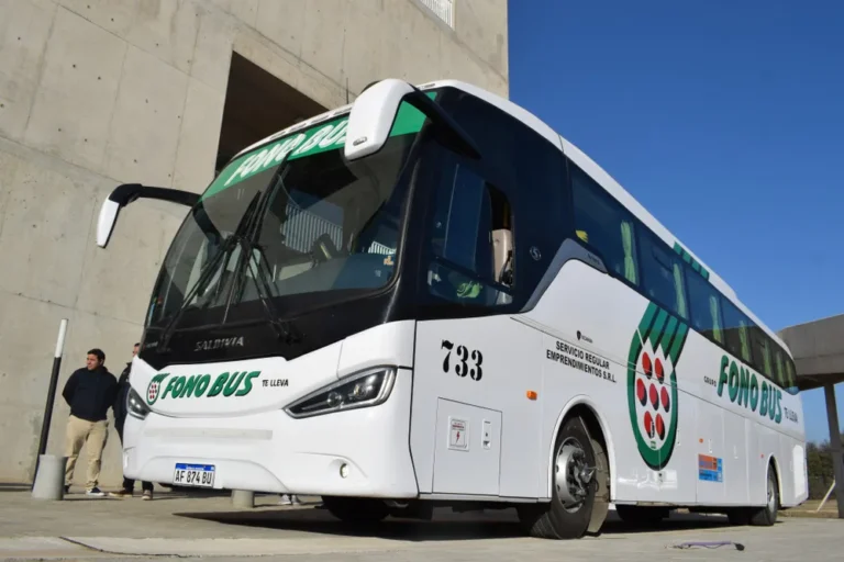 Qué horarios tienen los colectivos a Río Ceballos