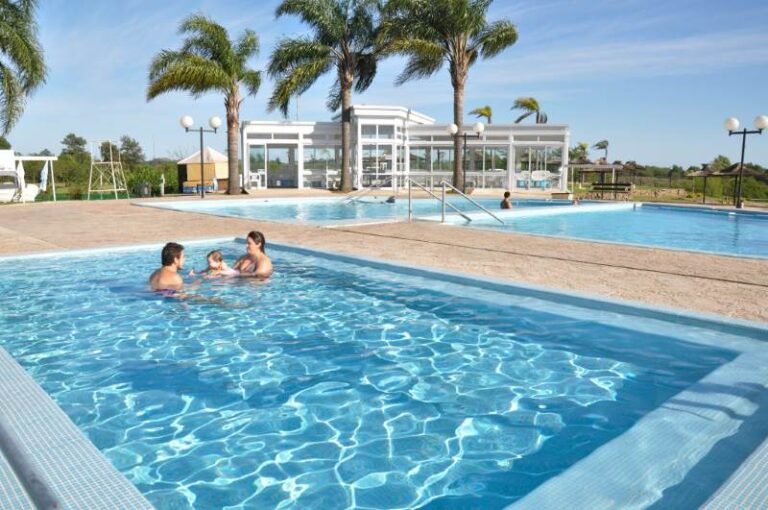 complejo turistico con pileta en colon