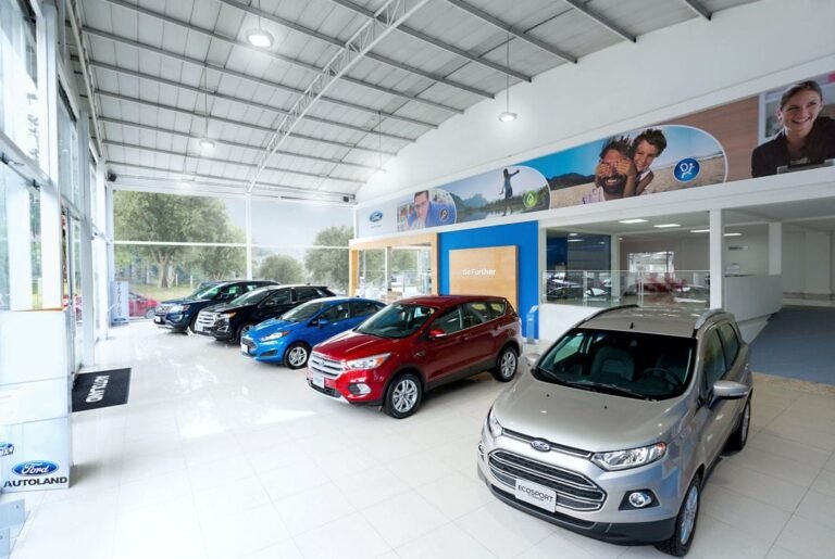concesionaria ford moderna y acogedora