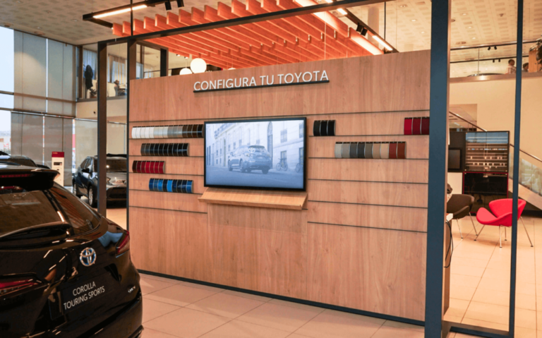 concesionario toyota moderno y acogedor 1