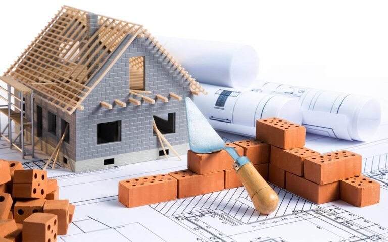 construccion en proceso con materiales diversos