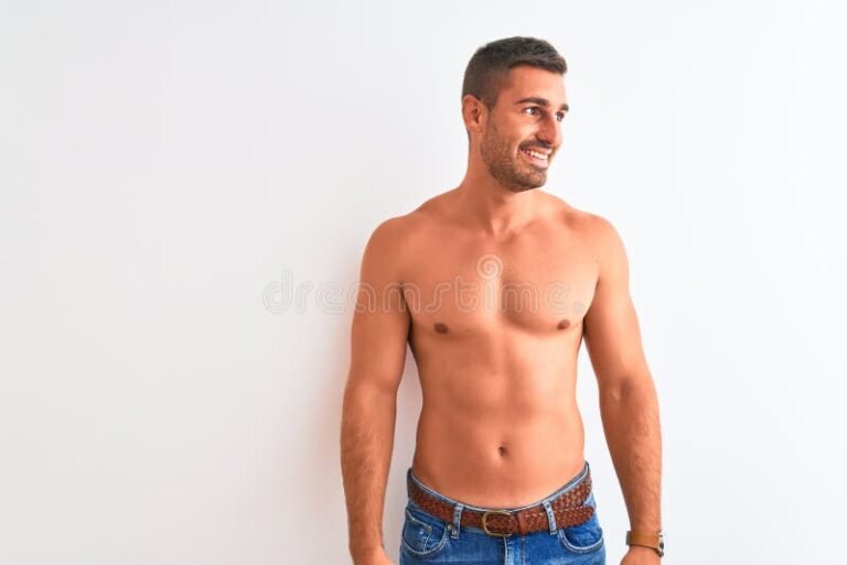 cuerpo sin tatuajes en un fondo sereno