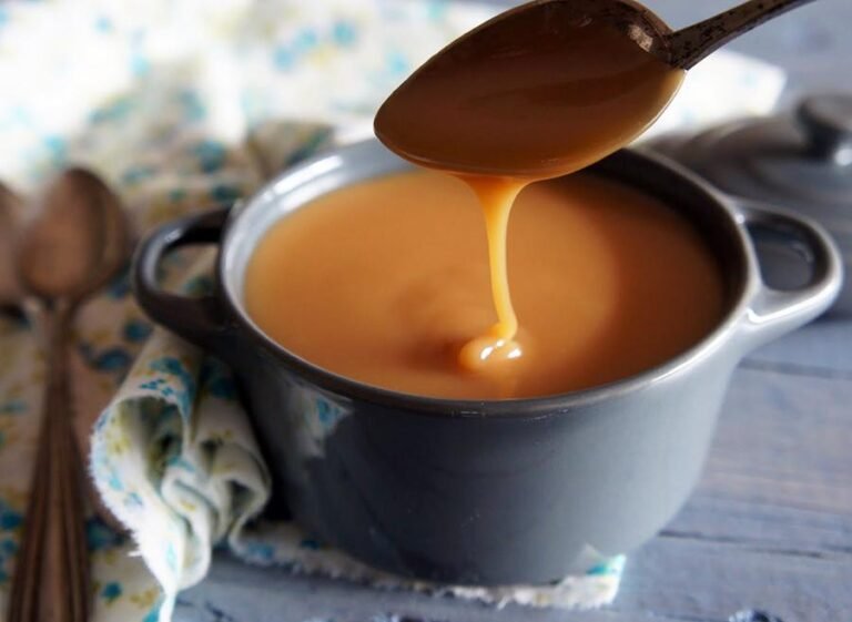 dulce de leche en una cacerola