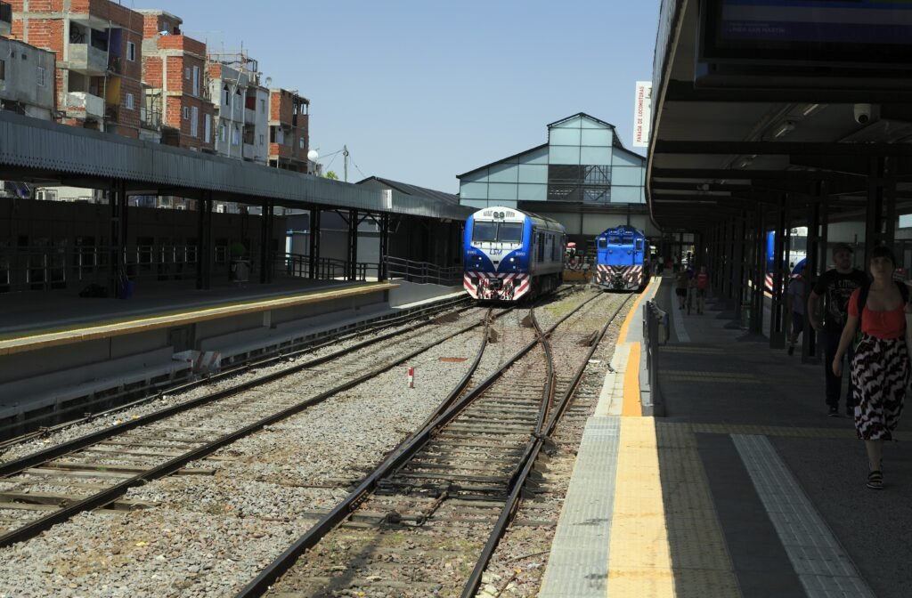 Dónde se encuentran las estaciones de tren en San Martín