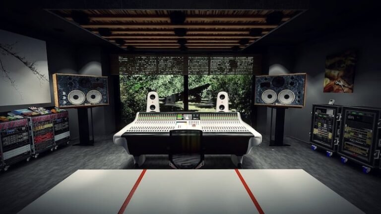 estudio de grabacion moderno y profesional