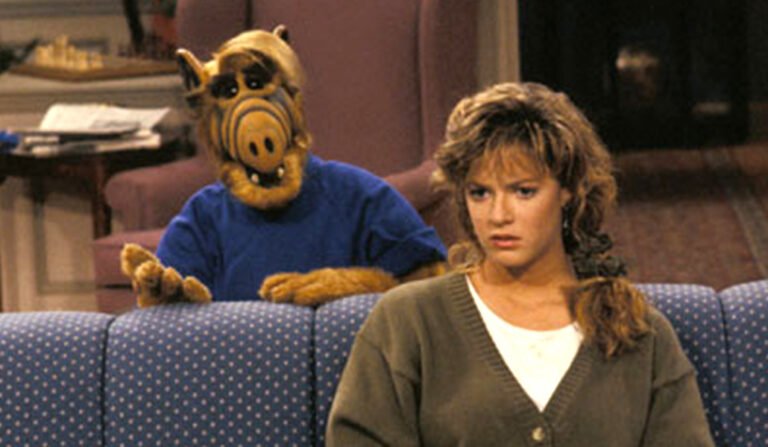 familia de alf en su sala de estar