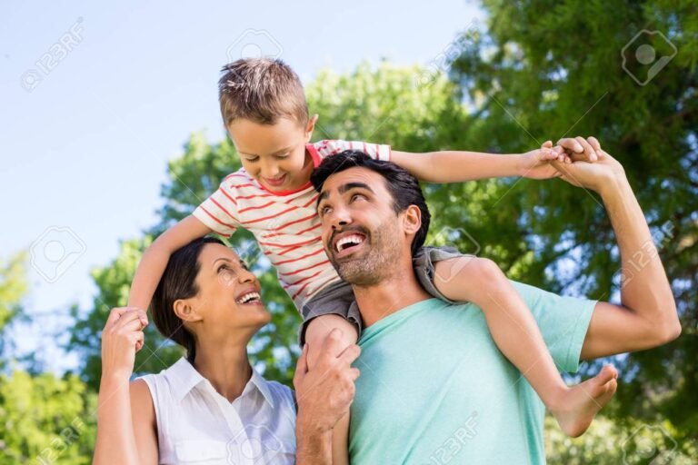 familia feliz disfrutando un dia juntos