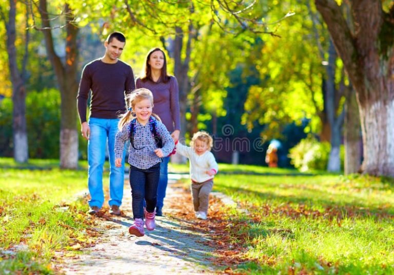 familia feliz en un parque