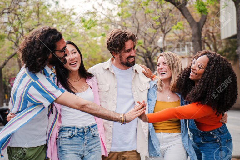 grupo de amigos disfrutando juntos