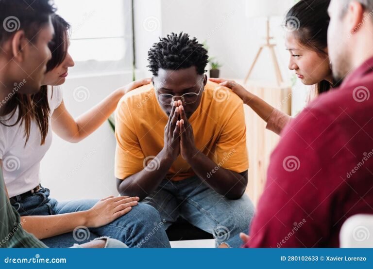 grupo de personas en reunion de salud