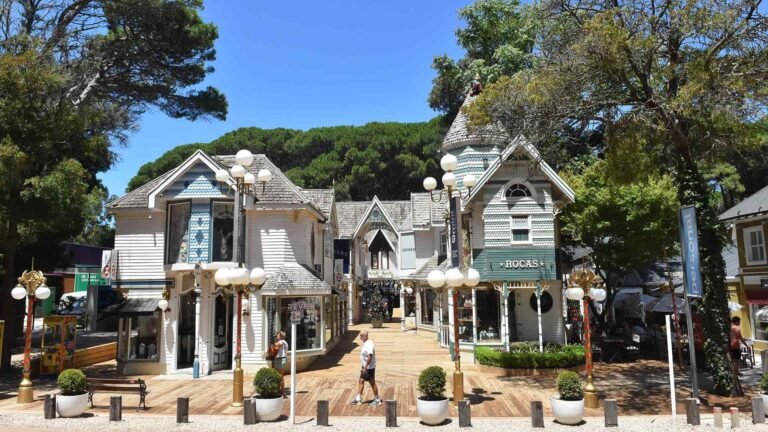 instalacion de luz en paisaje argentino