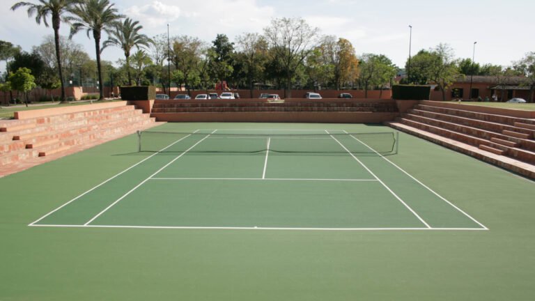 instalaciones de tenis y golf en el club
