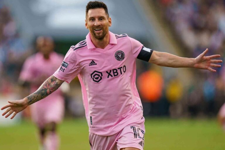 lionel messi jugando futbol en el inter miami
