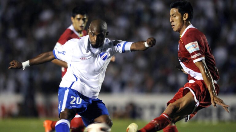 morro garcia en accion en el futbol