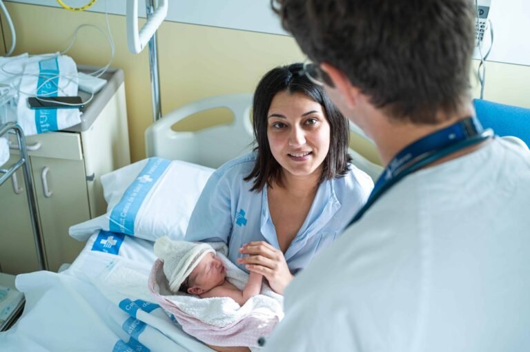 nacimiento de un bebe en un hospital