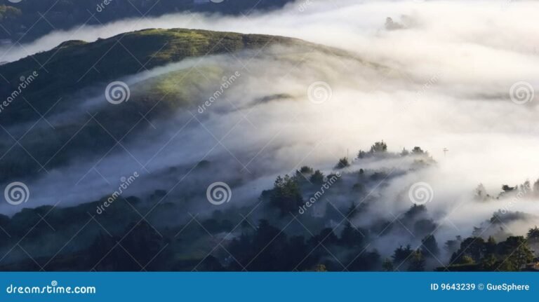 niebla sobre las montanas de san francisco