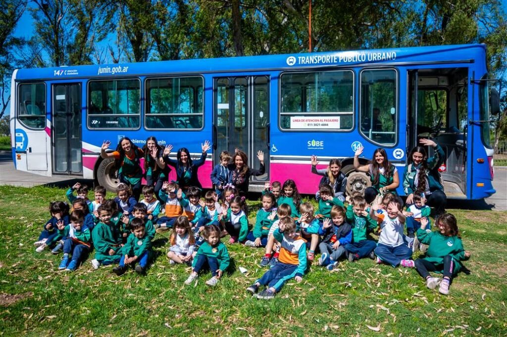 A partir de qué edad los niños tienen que pagar pasaje en el transporte