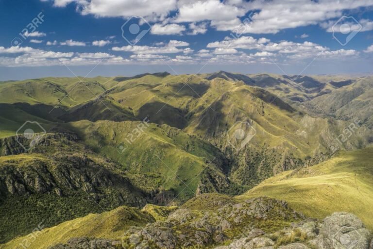 paisaje montanoso de capilla del monte