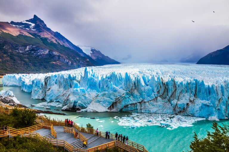 paisaje natural argentino con montanas y rios