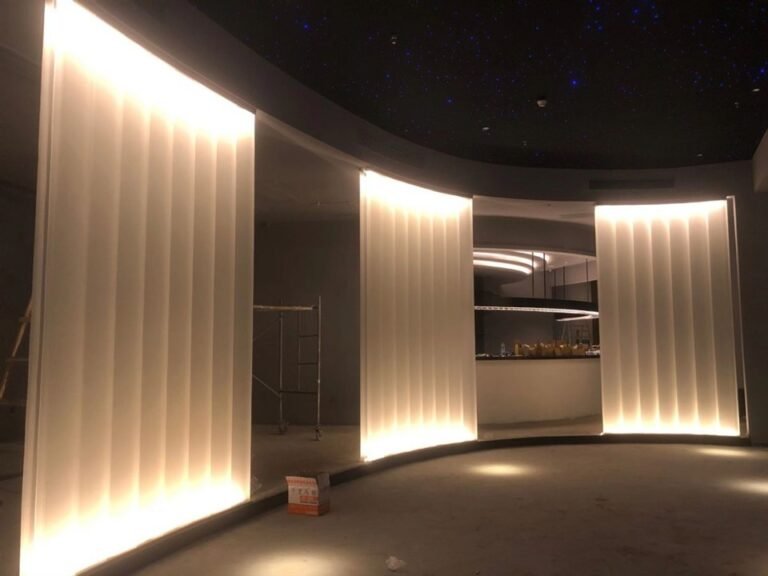 paneles de vidrio u glass en arquitectura moderna