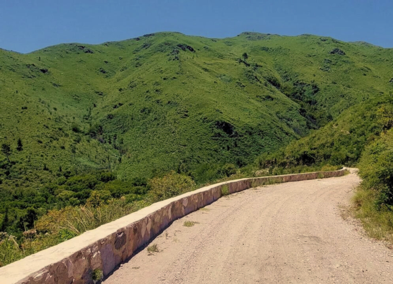 Quién fue Tomaso di Savoia y cuál es su relación con La Falda 11 panorama de la falda y sus montanas