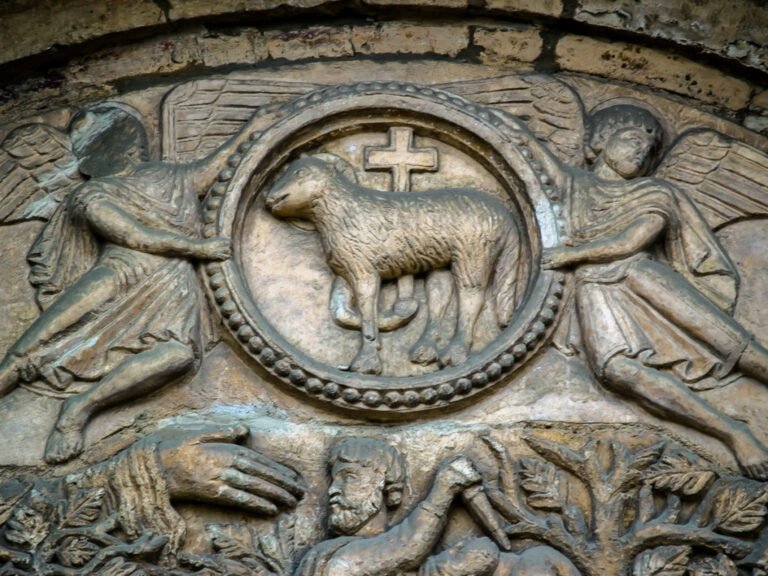 pareja de leones y carneros en armonia