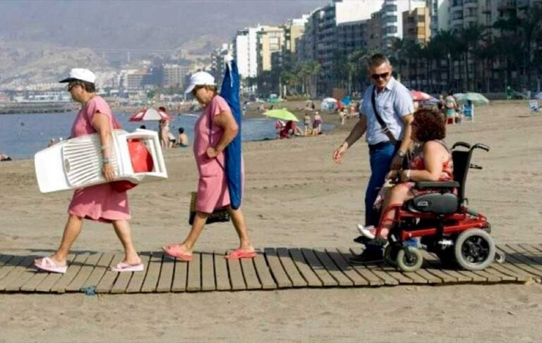 persona con discapacidad disfrutando de un viaje