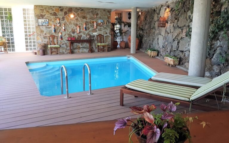 pileta climatizada en un apartamento acogedor