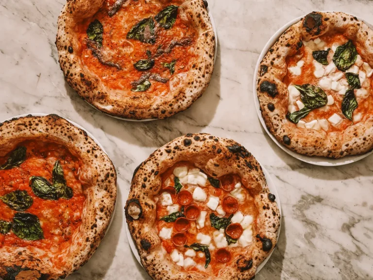 pizza deliciosa en un ambiente acogedor