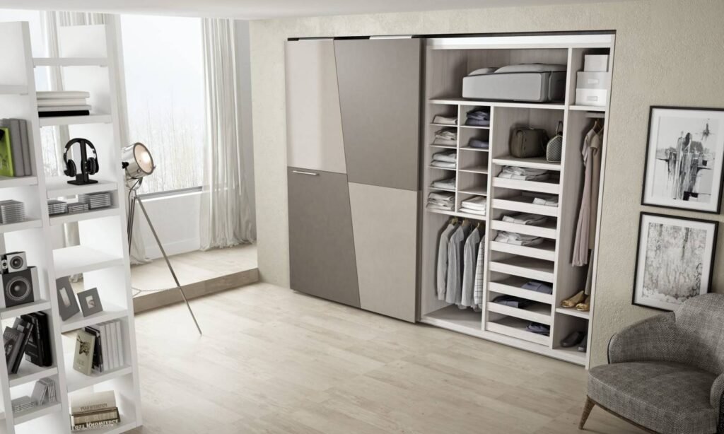Dónde encontrar placard con puertas corredizas y baulera ideales