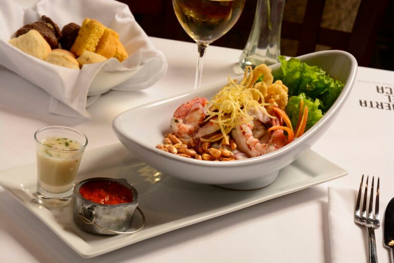 Qué platos destacados ofrece Michelin Numa Point en La Plata 24 plato gourmet en un elegante restaurante