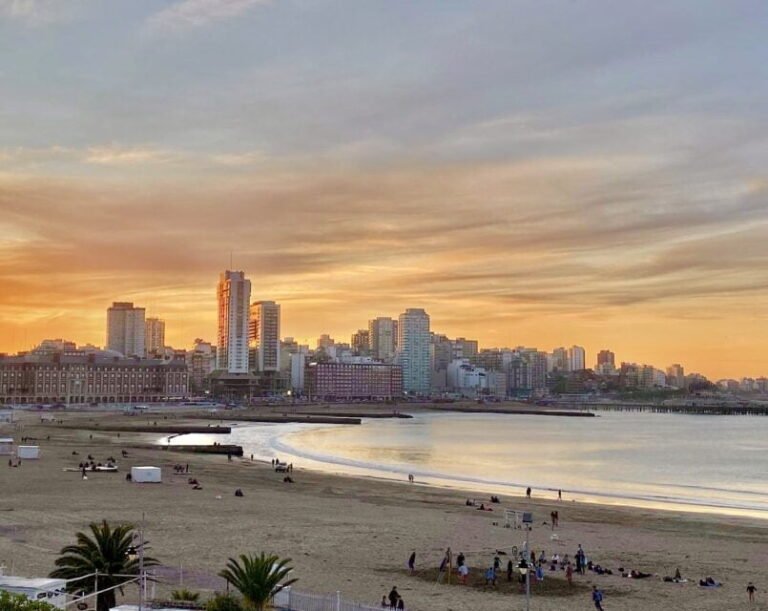 playa de mar del plata en invierno
