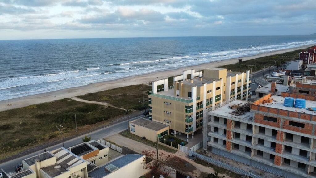 Dónde encontrar el mejor apart en Mar del Este y Monte Hermoso 1 playa tranquila con apartamentos al fondo