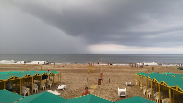 playa y actividades al aire libre en villa gesell