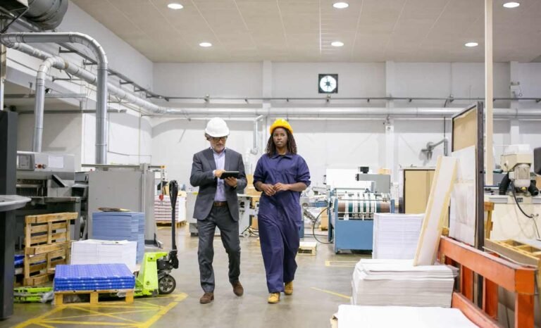 productos industriales en un entorno de trabajo