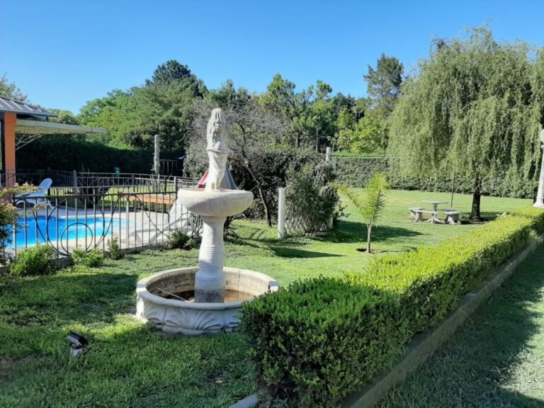 quinta con jardin en virrey del pino