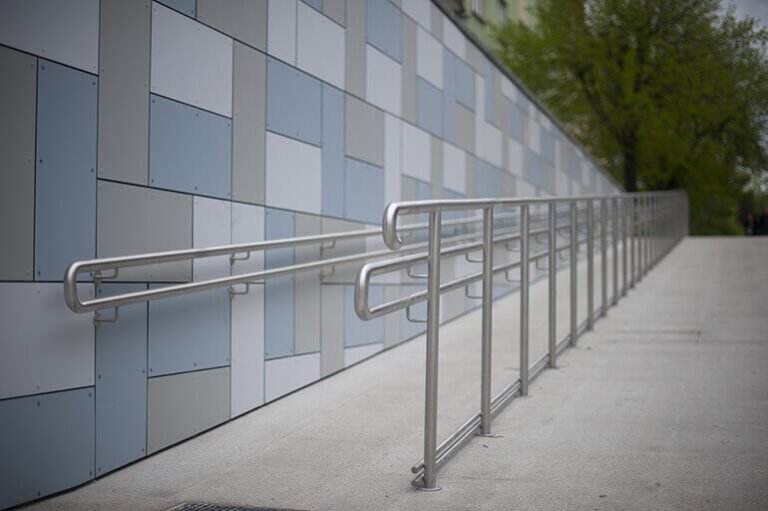 rampa accesible para personas con discapacidad