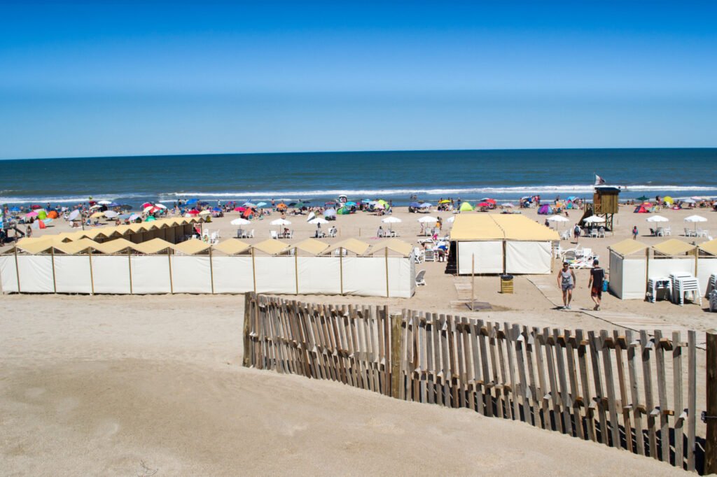 Qué actividades y servicios ofrece Q Inn en Valeria del Mar