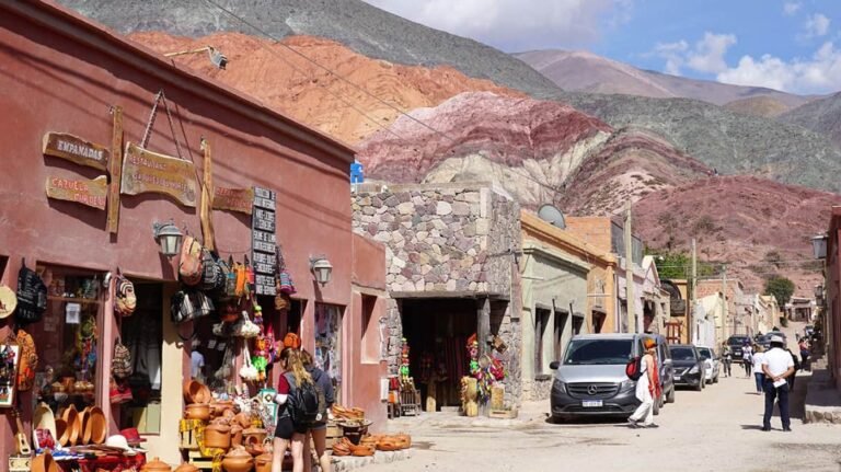 Dónde encontrar Rada Rent a Car en Salta y qué servicios ofrece 7 renta de autos en paisaje salteno
