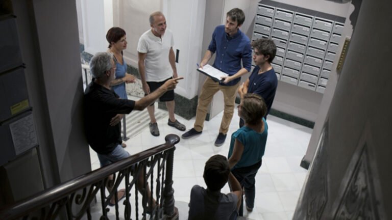 reunion de propietarios en un consorcio