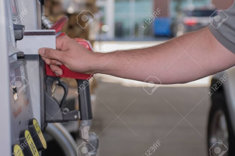 tarjeta de credito y bomba de gas