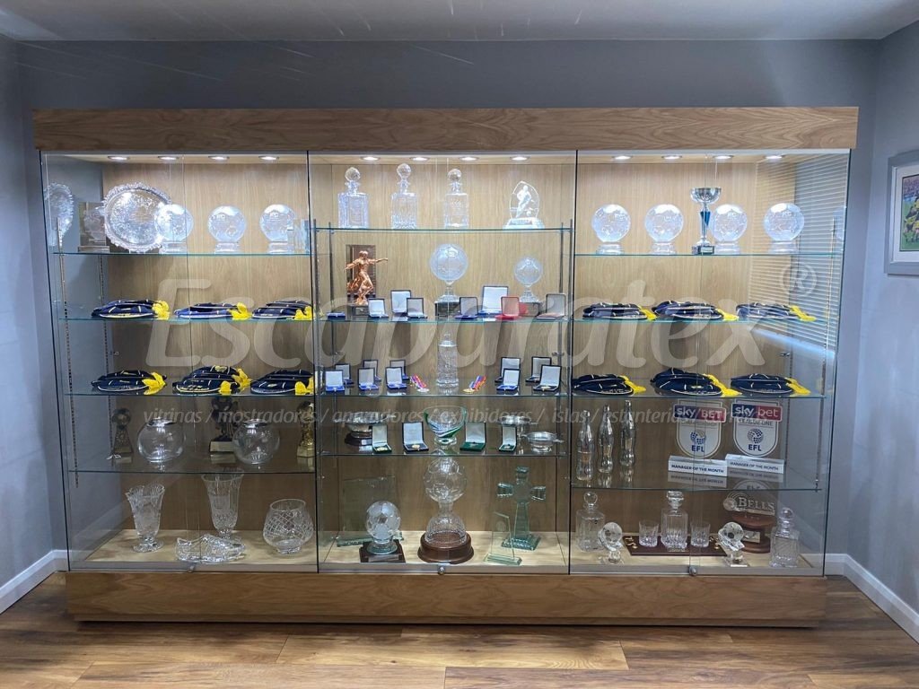 Dónde encontrar trofeos en la tienda Casa Angelino