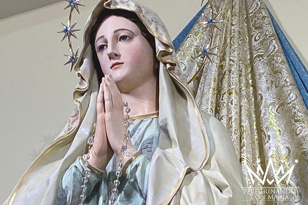 Cómo rezar una oración a la Virgen María para protección